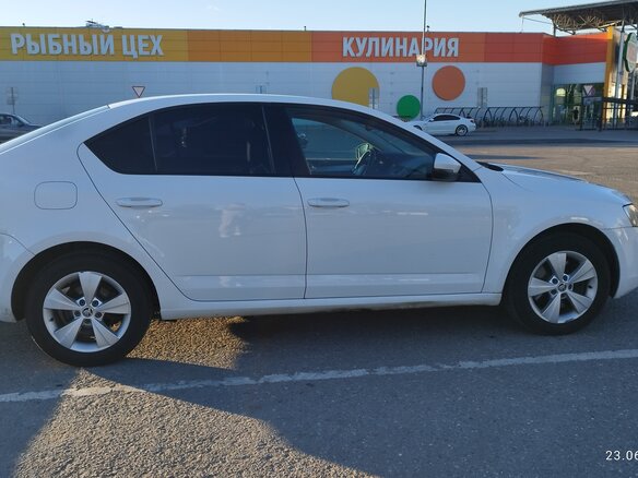2013 Skoda Octavia III (A7), белый, 1080000 рублей - вид 10