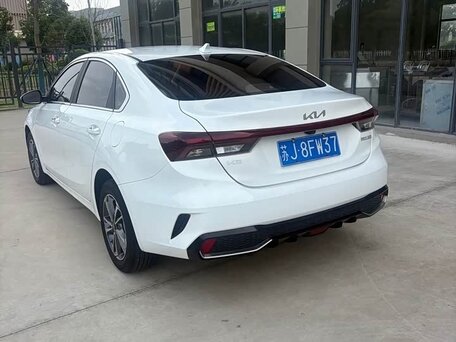2023 Kia K3 II (China Market) Рестайлинг, белый, 1831000 рублей, вид 4