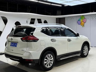 2022 Nissan X-Trail III Рестайлинг, белый, 1820000 рублей, вид 4
