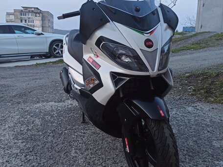 2015 Aprilia SR Max 300, белый, 320000 рублей, вид 5
