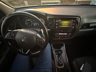2017 Mitsubishi Outlander III Рестайлинг 2, белый, 2100000 рублей, вид 5