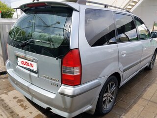 2003 Mitsubishi Space Wagon III, серебристый, 450000 рублей, вид 2