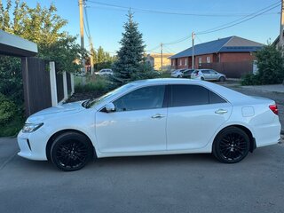 2015 Toyota Camry VII (XV50) Рестайлинг, белый, 1900000 рублей, вид 5