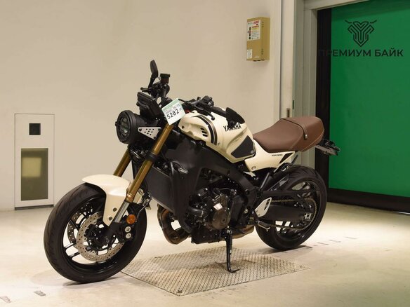2025 Yamaha XSR900, бежевый, 1299000 рублей - вид 3