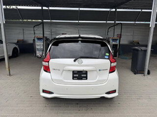 2019 Nissan Note e-Power II Рестайлинг, белый, 900000 рублей, вид 4