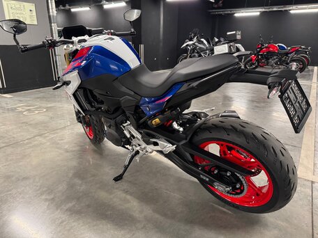 2025 BMW F 900 R, синий, 1370000 рублей, вид 5