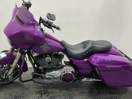 2014 Harley-Davidson Street Glide, фиолетовый, 799000 рублей, вид 3