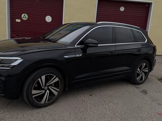 2018 Volkswagen Touareg III, чёрный, 4200000 рублей, вид 5