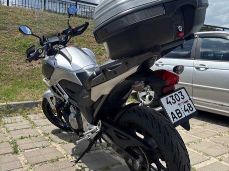2013 Honda NC 700X, серебристый, 550000 рублей, вид 4