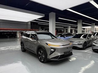 2025 Geely Galaxy L7 19.09 kWh, серебристый, 3023033 рублей, вид 1