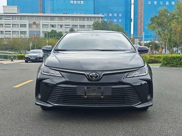 2023 Toyota Corolla XII (E210), чёрный, 1150000 рублей - вид 1