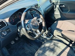 2017 Volkswagen Polo V Рестайлинг, чёрный, 1400000 рублей, вид 5