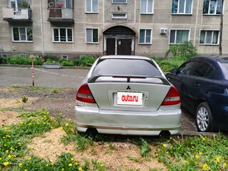 1998 Mitsubishi Mirage V, серебристый, 150000 рублей, вид 3