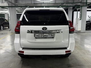 2018 Toyota Land Cruiser Prado 150 Series Рестайлинг 2, белый, 3700000 рублей, вид 5