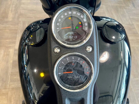 2019 Harley-Davidson Low Rider, чёрный, 1950000 рублей, вид 5