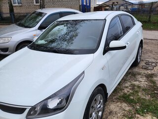 2018 Kia Rio IV, белый, 1250000 рублей, вид 1