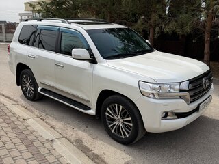 2015 Toyota Land Cruiser 200 Series Рестайлинг 2, белый, 5500000 рублей, вид 2