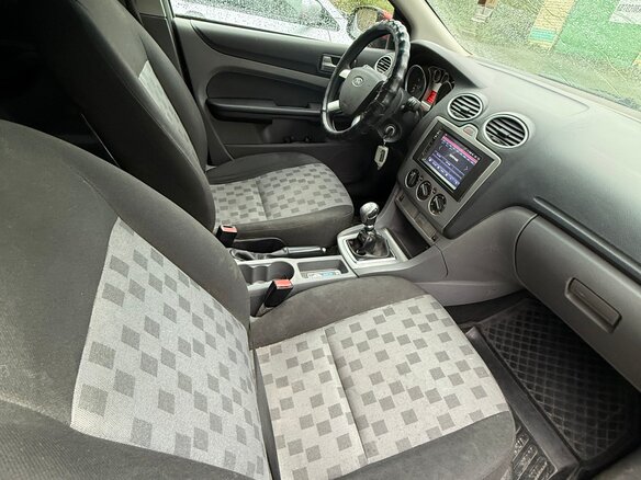 2008 Ford Focus II Рестайлинг, красный, 400000 рублей - вид 23