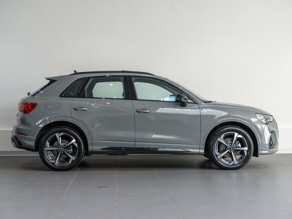 2026 Audi Q3 35 TFSI II (F3), серый - вид 3