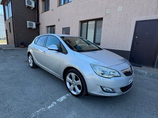 2010 Opel Astra J, серебристый, 530000 рублей, вид 3