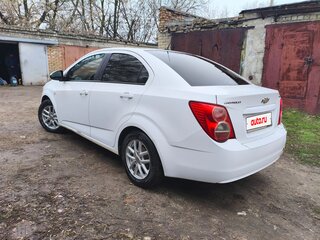 2014 Chevrolet Aveo II, белый, 620000 рублей, вид 2