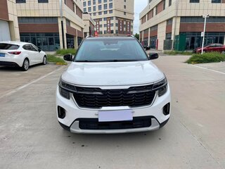 2023 Kia Seltos I Рестайлинг, белый, 1700000 рублей, вид 2