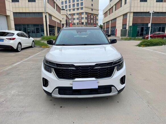 2023 Kia Seltos I Рестайлинг, белый - вид 1