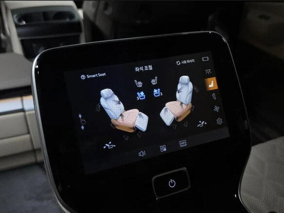 2023 Kia Carnival IV Рестайлинг, белый, 6020000 рублей - вид 17