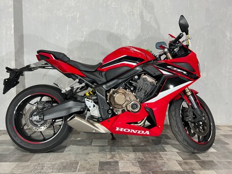 2022 Honda CBR 650R, красный, 950000 рублей, вид 1