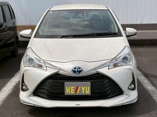 2018 Toyota Vitz III (XP130) Рестайлинг 2, белый, 850000 рублей, вид 2