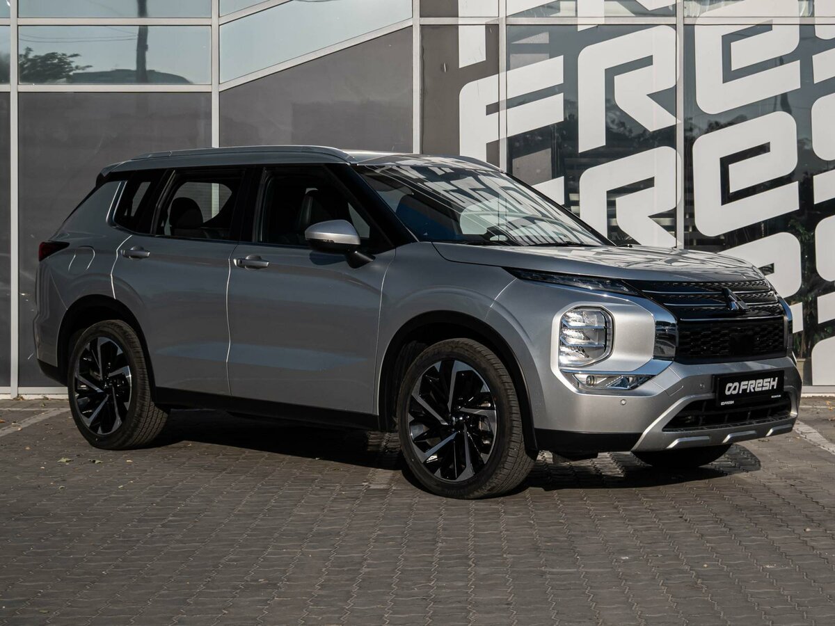 Открыть фотографии: Mitsubishi Outlander IV