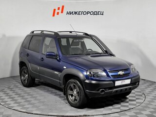 2017 Chevrolet Niva I Рестайлинг, синий, 620000 рублей, вид 3