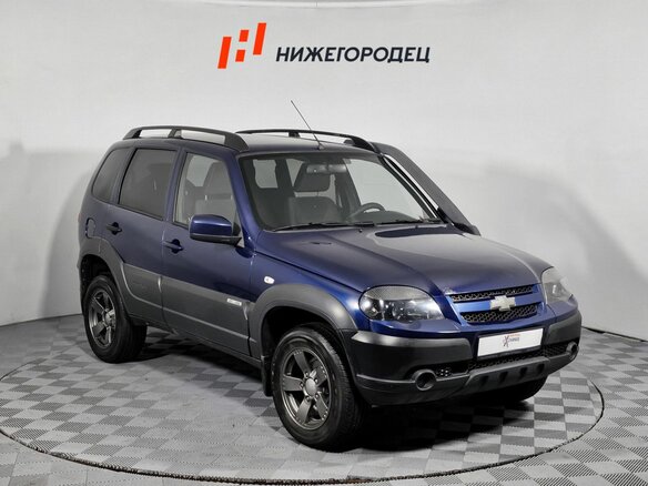 2017 Chevrolet Niva I Рестайлинг, синий, 609000 рублей - вид 3