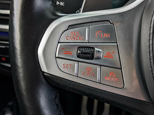 2021 BMW 7 серии Long 750Li xDrive VI (G11/G12) Рестайлинг, синий, 6750000 рублей - вид 29