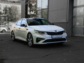 2018 Kia Optima IV Рестайлинг, белый, 1770000 рублей - вид 2