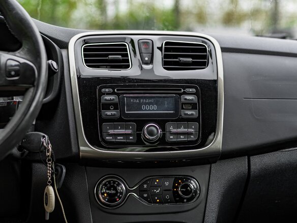 2015 Renault Logan I Рестайлинг, красный - вид 6