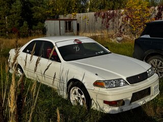 1998 Toyota Mark II VIII (X100), белый, 700000 рублей, вид 1