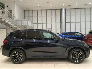 2017 BMW X5 30d III (F15), синий, 3600000 рублей, вид 4