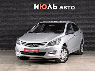 2014 Hyundai Solaris I Рестайлинг, серебристый, 700000 рублей, вид 1