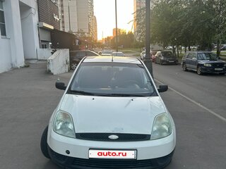 2004 Ford Fiesta Mk5, белый, 335000 рублей, вид 3