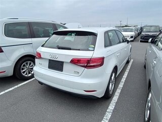 2017 Audi A3 III (8V) Рестайлинг, белый, 1650000 рублей, вид 4