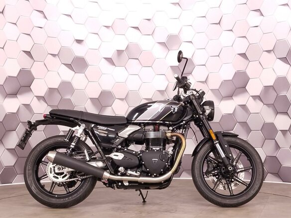 2026 Triumph Speed Twin, чёрный, 1199000 рублей - вид 2