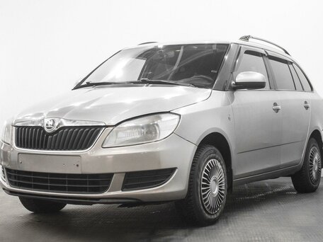 2013 Skoda Fabia II Рестайлинг, бежевый, 600000 рублей, вид 3