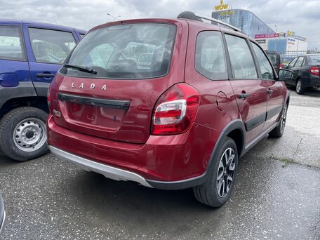 2025 Lada (ВАЗ) Granta Cross I Рестайлинг, красный, 1246000 рублей, вид 5