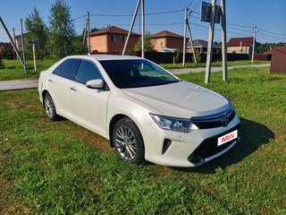 2017 Toyota Camry VII (XV50) Рестайлинг, белый, 1600000 рублей, вид 3