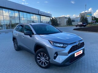 2021 Toyota RAV4 V (XA50), серый, 3550000 рублей, вид 2