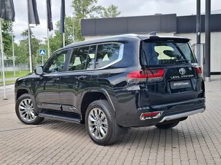 2026 Toyota Land Cruiser 300 Series, чёрный, 15750000 рублей, вид 3