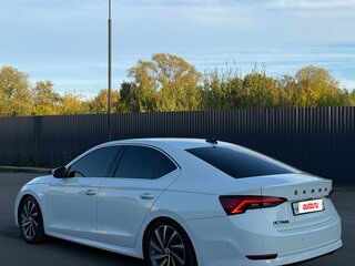 2020 Skoda Octavia IV (A8), белый, 2100000 рублей, вид 3