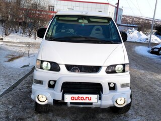 2003 Mitsubishi Delica IV, белый, 1300000 рублей, вид 3
