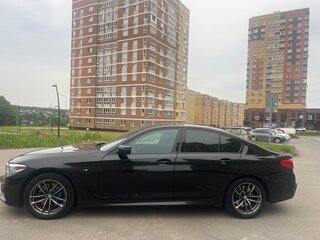 2019 BMW 5 серии 530i xDrive VII (G30/G31/G38), чёрный, 3700000 рублей, вид 4